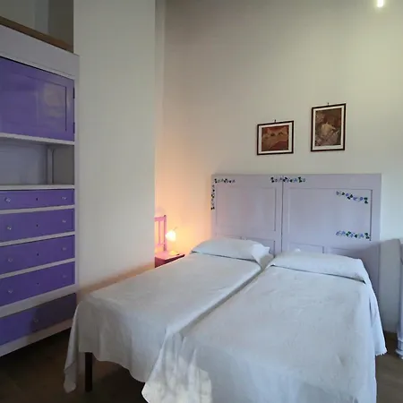 Bliss With Pool, Wine And Tails Гуальдо-Каттанео