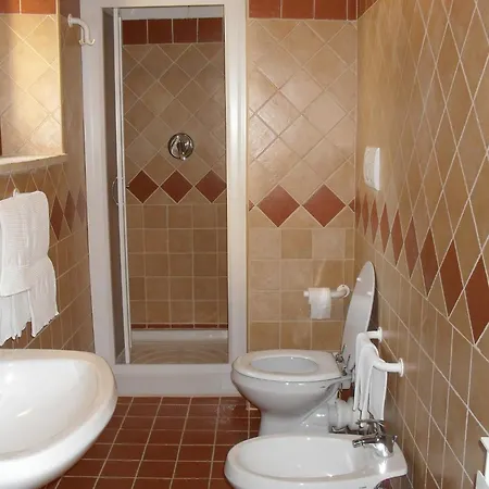 Bliss With Pool, Wine And Tails * Гуальдо-Каттанео