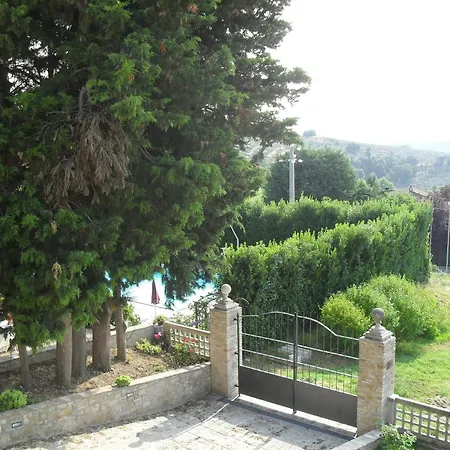 Bliss With Pool, Wine And Tails Feriehus *
