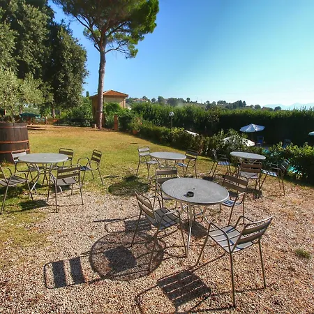 Bliss With Pool, Wine And Tails Гуальдо-Каттанео